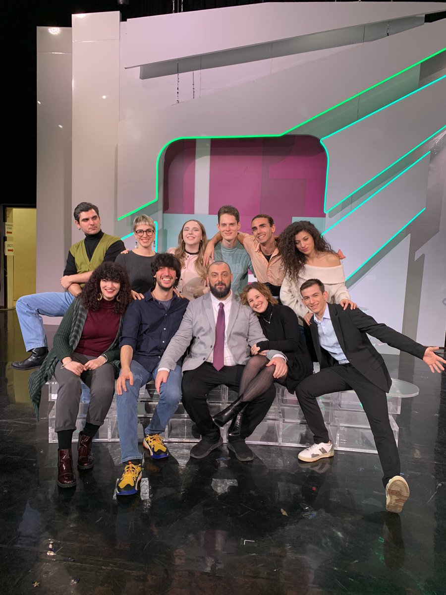 NicholasVita990's tweet photo. 08/02/2025, 18^ puntata di @TvTalk_Rai!

In studio con me @CivitaDamiana @kindermaxxi @SofiaPatrini @algertmyrtja @teobonf__ @scornerhenry @Rickomino @GioEmmaPi @Bea_gingerrr @Annagr96 oltre ai #target Gianluigi e Caterina!

#TITOLIDICODA #ANALISTI 

#TvTalk torna sabato 15/02!💙 https://t.co/xY8gyiZds3