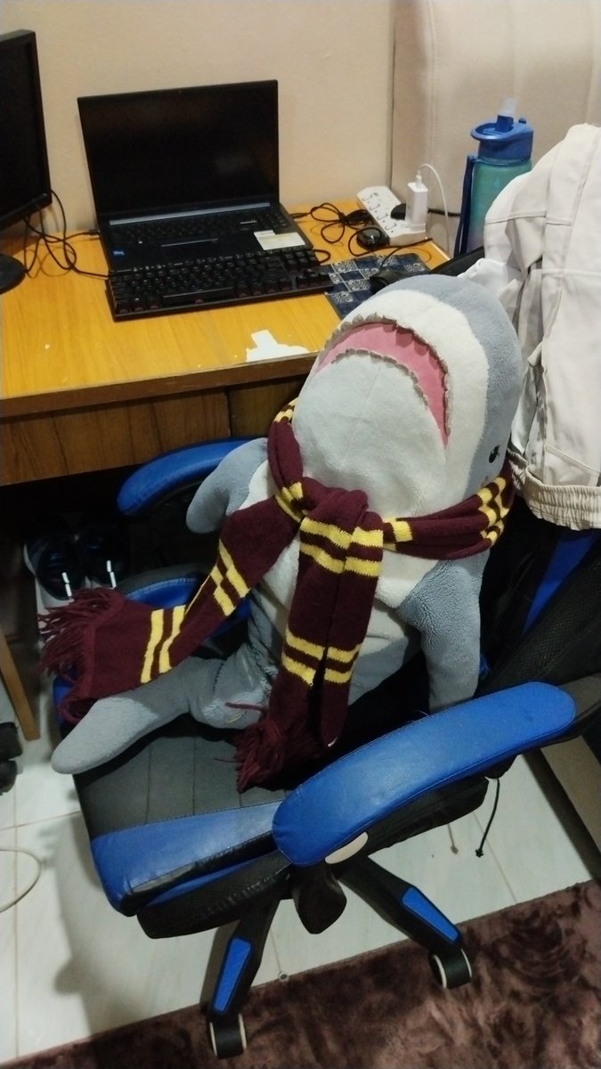 gdwt_gd's tweet image. just graduated from hogwarts (hs), freedom to do what i want for a bit of time finally