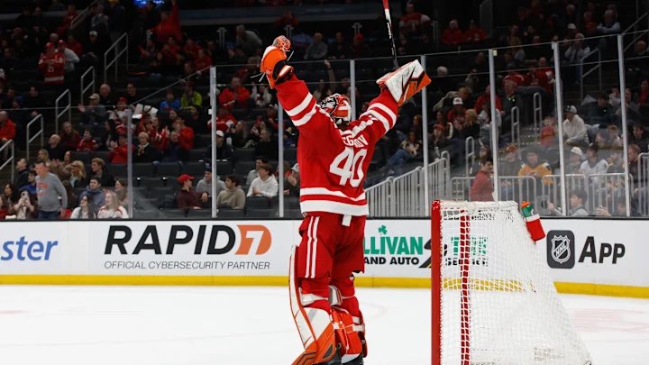 BU_Hockey5's tweet photo. Mikhail Yegorov since joining BU:

2-2, 6 Goals Allowed, 1.51 GAA, .940 SV%, 94 total saves

Save to say that the Terriers have found their goalie for not only the rest of the season, but for the foreseeable future 👀 🔥 https://t.co/Pv8RSZ8qSV