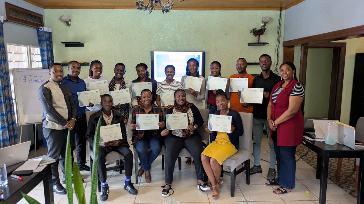 Just wrapped up our 𝐐𝐮𝐚𝐥𝐢𝐭𝐚𝐭𝐢𝐯𝐞 𝐑𝐞𝐬𝐞𝐚𝐫𝐜𝐡 𝐌𝐞𝐭𝐡𝐨𝐝𝐬 𝐈 training, where participants explored various research methods &amp; data collection through engaging activities.
In the meantime, you can register for our next trainings here: 🔗 docs.google.com/forms/d/e/1FAI…