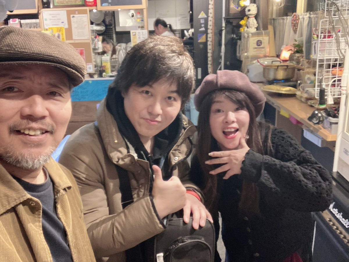 hiroco_hi's tweet image. ラジオ番組企画のオープンマイクに山口こうじさんがふらりと立ち寄ってくれました！
まさかのこうじさんの登場に沸き立ちついつい歌っていただいちゃいました！
音楽が好きな人が集まってみんなでラララ〜も歌って最高な時間でした〜！！！

#町田
#yokotabasestudio