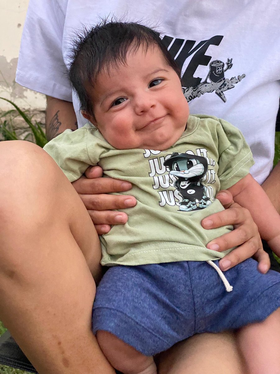 1agusd's tweet photo. no hay nada mejor que ser tu mamá, iluminas mi vida y de quien te conozca, sos un capo hijo, gracias por salvarme, te amo mi negro https://t.co/A9M7q0UdVN