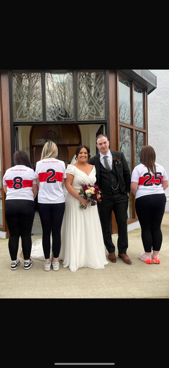🔴 ⚪️ 👰🏻 🤵🏻 ⚪️ 🔴

Congratulations to our senior camogie player and PRO, Niamh and her new husband Martin, who tied the knot today.

On behalf of everyone at Drumsurn GAC we would like to wish you both a lifetime of love and happiness. 

❤️🤍