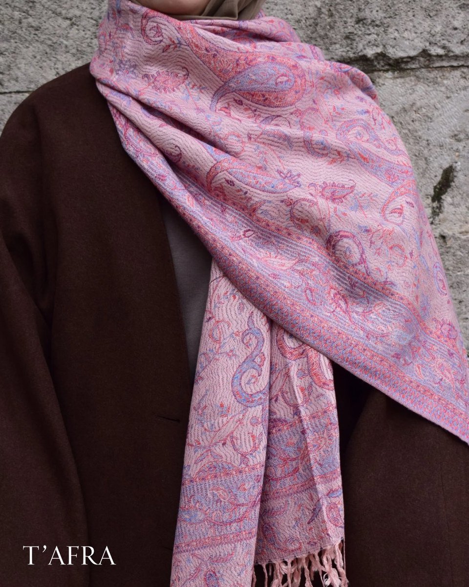 Hafif ve rahat yapısıyla gün boyu size eşlik edecek Paşmina Koleksiyonunu incelemeyi unutmayın ✨💝