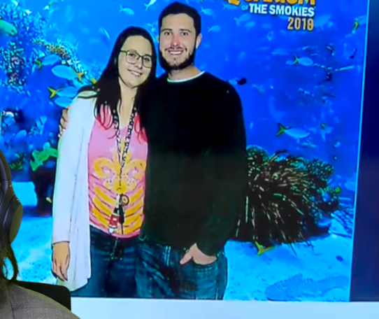 truecrimegisela's tweet photo. #MeganBoswell at the aquarium after Evelyn's death with Hunter Wood, who she seemed to be obsessed with, to the point of, as the State alleges, getting rid of her child?! Evelyn would've loved to go to the aquarium 😭 Instead, she was thrown in the trash! https://t.co/jjOZu5uIAo