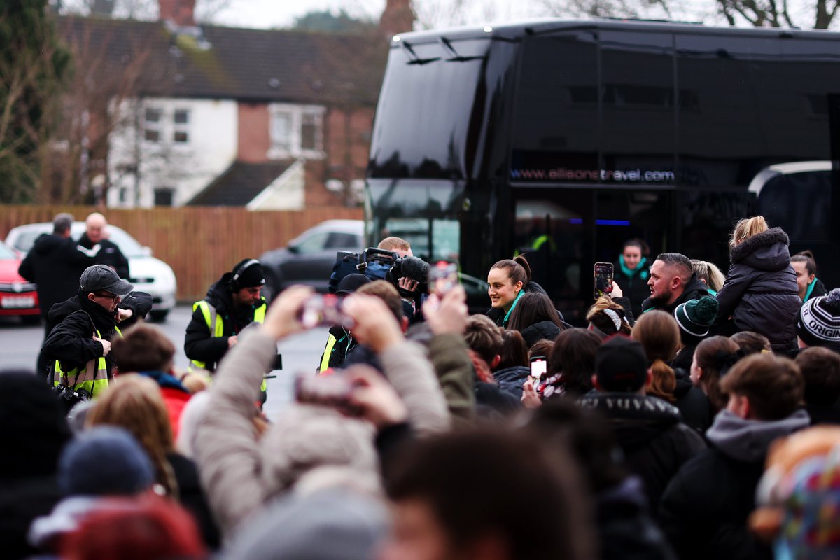 WolvesWomen's tweet photo. Arriving to a great reception 💛 https://t.co/OKePnsXyQR