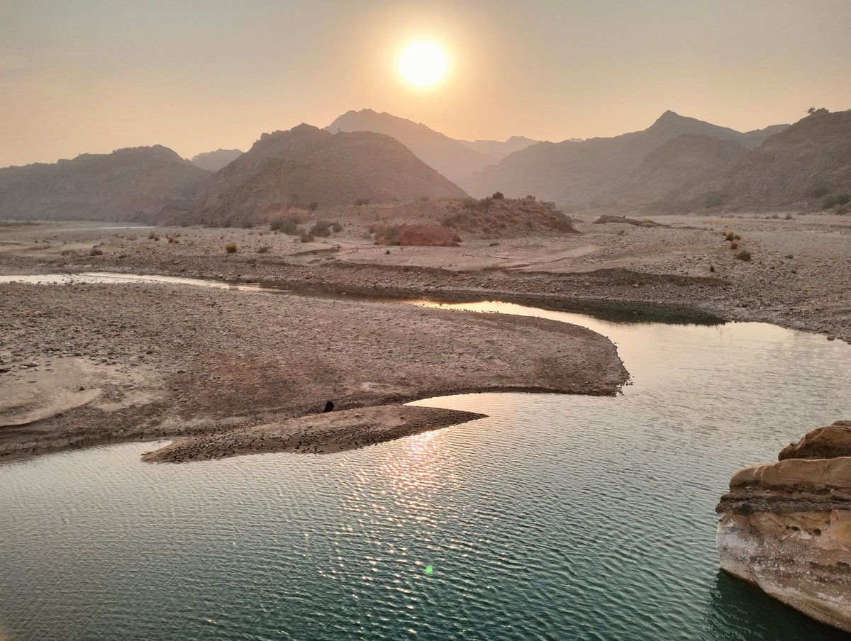 Notak09's tweet photo. Even on the darkest days, the sun still rises.
#Koh_E_Suleman https://t.co/U4lXy62d6s
