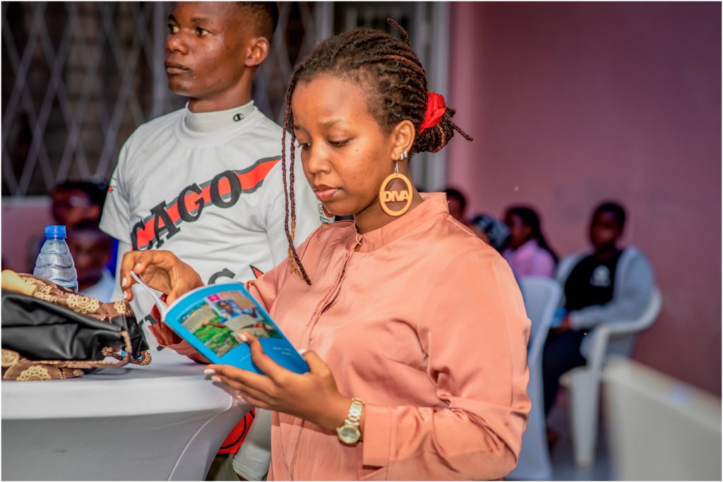 👏Vous pouvez facilement télécharger le module de formation “Piliers de l’Action Climatique: ishaka2250.org/downloadables/

📌Le module est conçu par <a href="/2250Ishaka/">ISHAKA 2250</a> avec l’appui de l’#UNICEF et couvre d’une manière compréhensible 3 piliers:
🔶ATTÉNUATION
🔶ADAPTATION
🔶PERTES &amp; DOMMAGES.