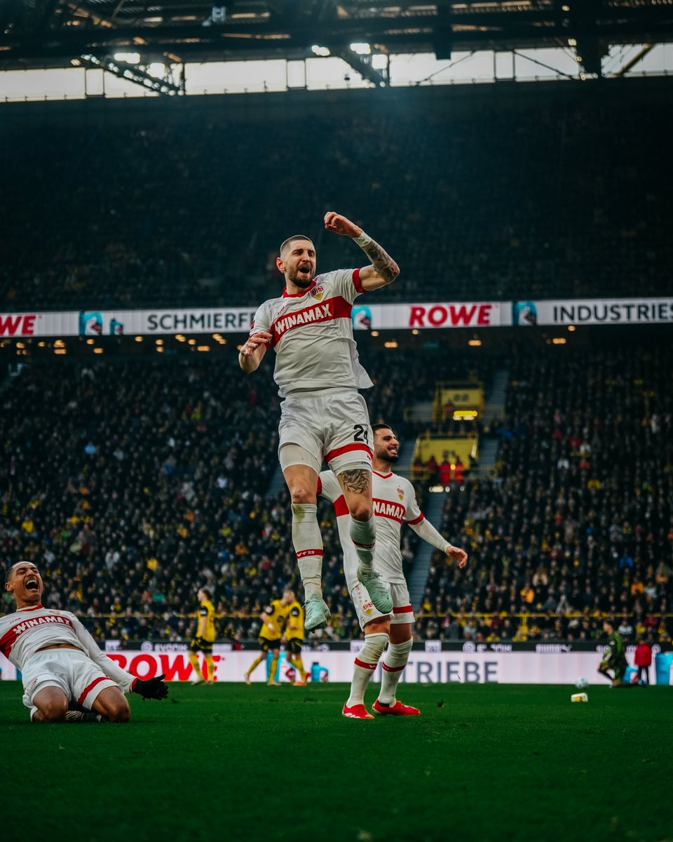VfB_int's tweet photo. Big Jeff with a big goal! 😍  

#VfB | #BVBVfB | 0-2 https://t.co/o1vngVyV83