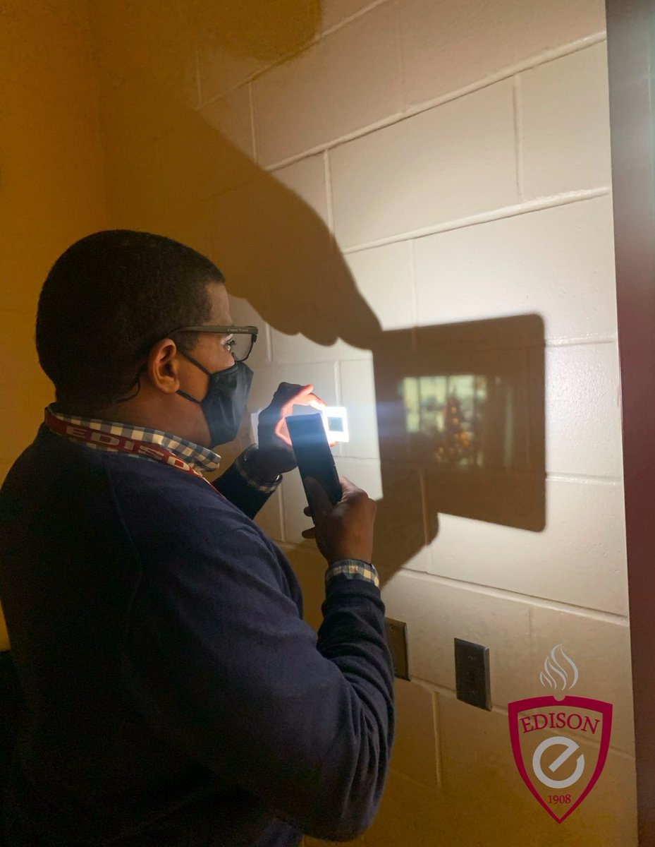 Edison Tech Alumni Association President Vincent French &amp; I are excited to partner &amp; present research on human connection and the story/history of the E⚡️T Alumni Association. Register to join us! <a href="/EdisonTechRCSD/">Edison Tech</a> 

It is FREE! 

Click here to register now: tinyurl.com/2025aec