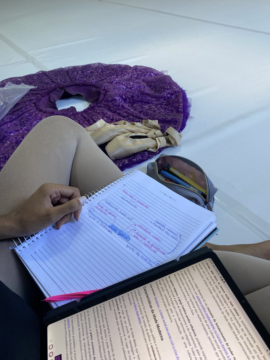 dailystudyme's tweet image. estudando no ballet entre ensaios e fazendo minha linha do tempo de hist
