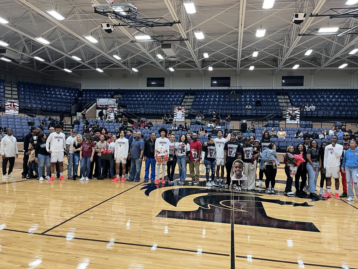 TviewBasketball's tweet photo. Big Thank You to our Seniors and their families‼️ You have given so much to our program, and we appreciate getting to be a part of it these last 4 years! Big things ahead for these 5 young men🔮
@iamryan_1 @dame_jackson3 @jadengoudeauu @JaiceonIrvin @Latriel_Hill https://t.co/HDVgjuPWlJ