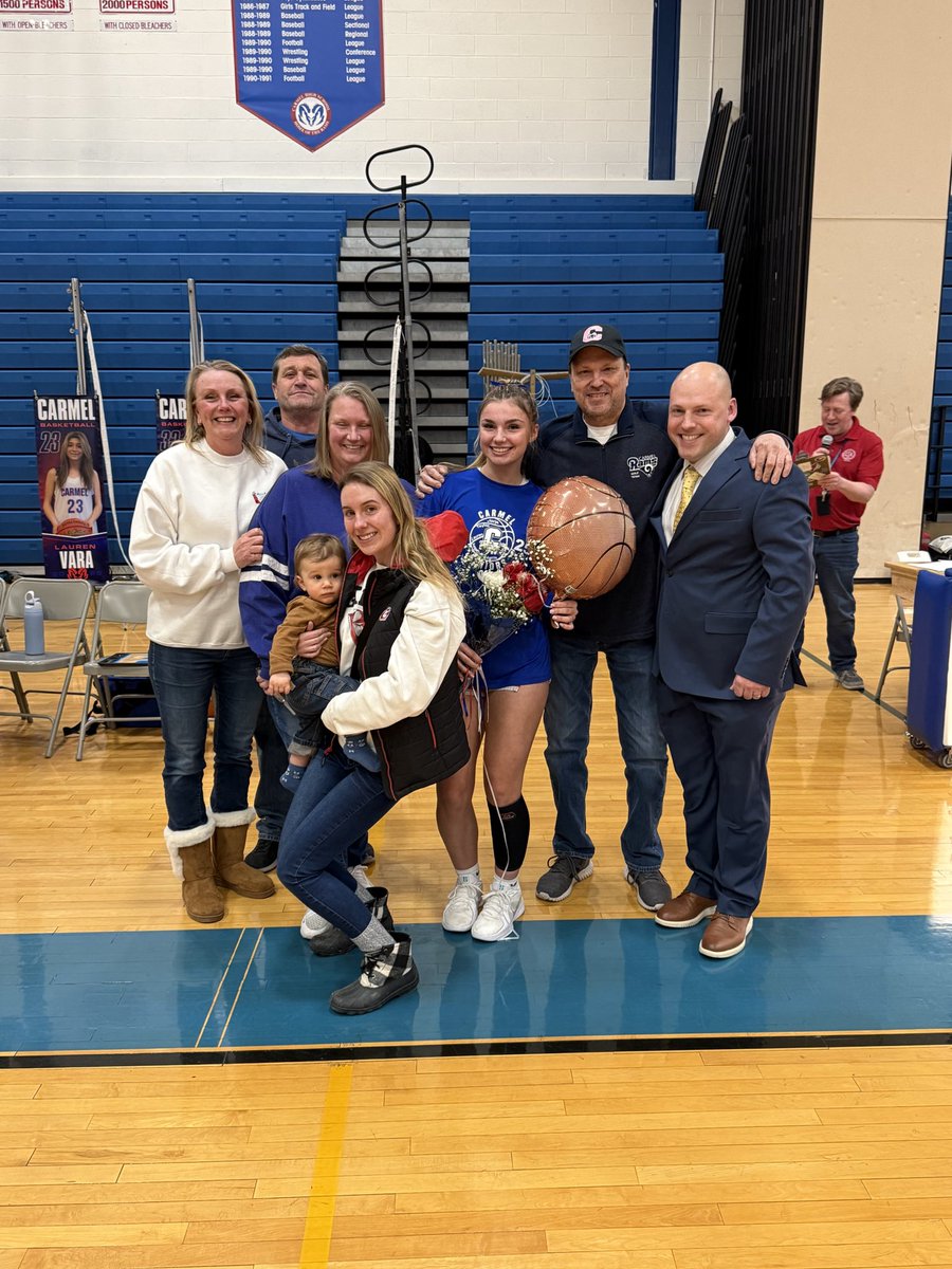 MathwithMarsden's tweet image. Congrats to @JorjaTompuri on her senior night🏀⛹🏼‍♀️💙