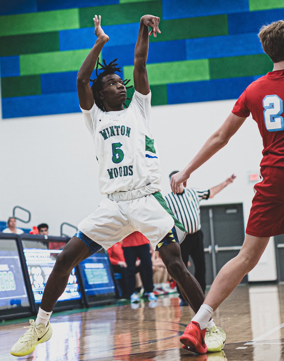 WWHSbroadcast's tweet photo. Our freshman boys basketball team also took down the Kings Knights. https://t.co/Z62xy1yzHK