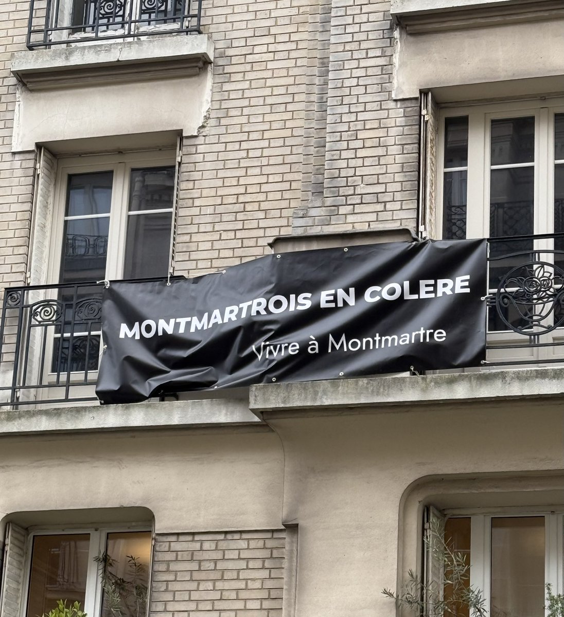 Alexis_92500's tweet image. Bravo et soutien aux Montmartrois et Montmartroises qui s’opposent au projet dogmatique de la mairie de Paris. 
Encore un projet pensé sans les riverains. 
🛑 Stop à la Disneylandisation de la Butte  #Montmartre !

#Paris18