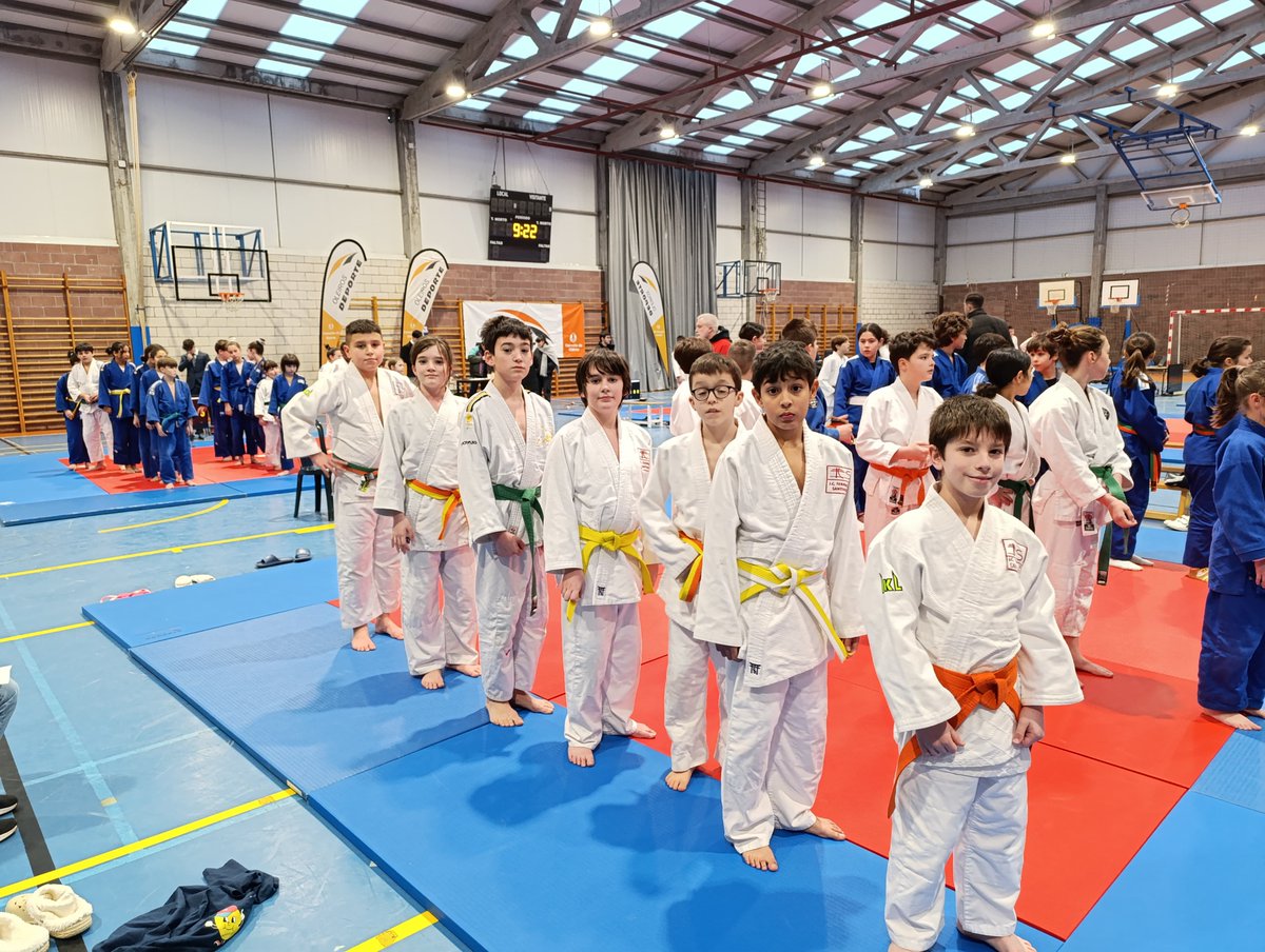 🏆Liga Oleiros Equipos:
🥋s11 Terras Azul:👍4-1👎 >triple empate en cabeza. Por puntos, 3º 
Terras Blanco liga B: 4👍
➡️Azul última xornada loitará do 5º-8º, Blanco do 13º-15º
🥋s13 Terras Azul:👍2-3👎
Terras Blanco liga B: 3👍
➡️Azul última xornada do 5º-8º, Blanco do 13º-15º