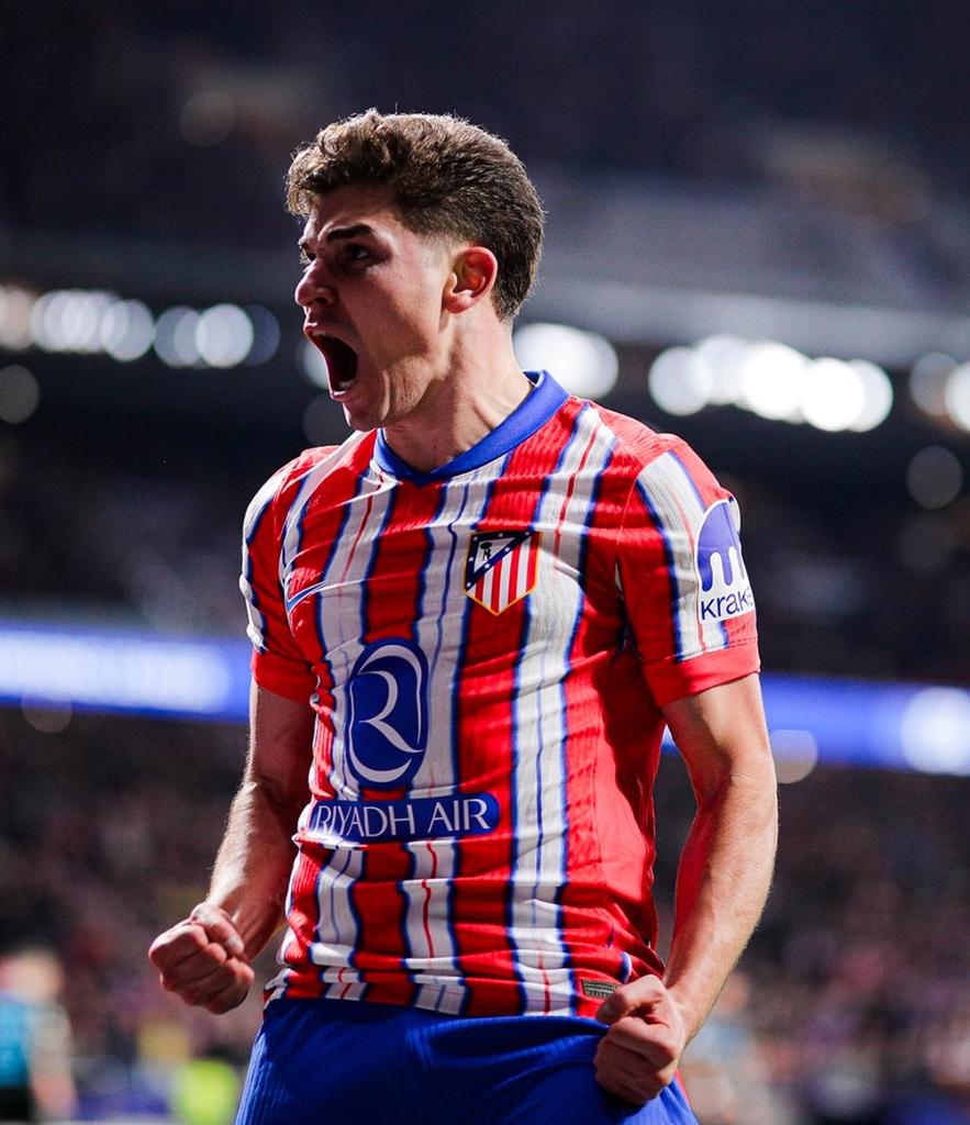 frabigol's tweet photo. "Julian le metió 3 goles a Patronato y ya lo tratan como si fuera Batistuta. Lo están poniendo en un lugar al que no pertenece"

✍🏼 Firma: Alejandro "Papu" Gomez, suspendido 2 años por falopero. https://t.co/QXPnOww1SE