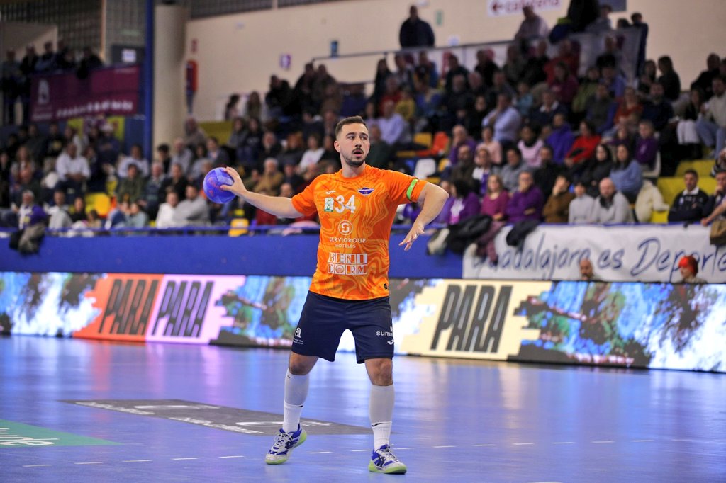 bmbenidorm's tweet image. 🏆 #LigaPlenitude
📅 #Jornada16
🏟 Pabellón David Santamaría
⏰ Minuto 60. Final

@bmguadalajara 37
@bmbenidorm 31

📸 #SantiMolina

#BenidormEsAsobal
#ElNostrePoble #ElNostreClub
