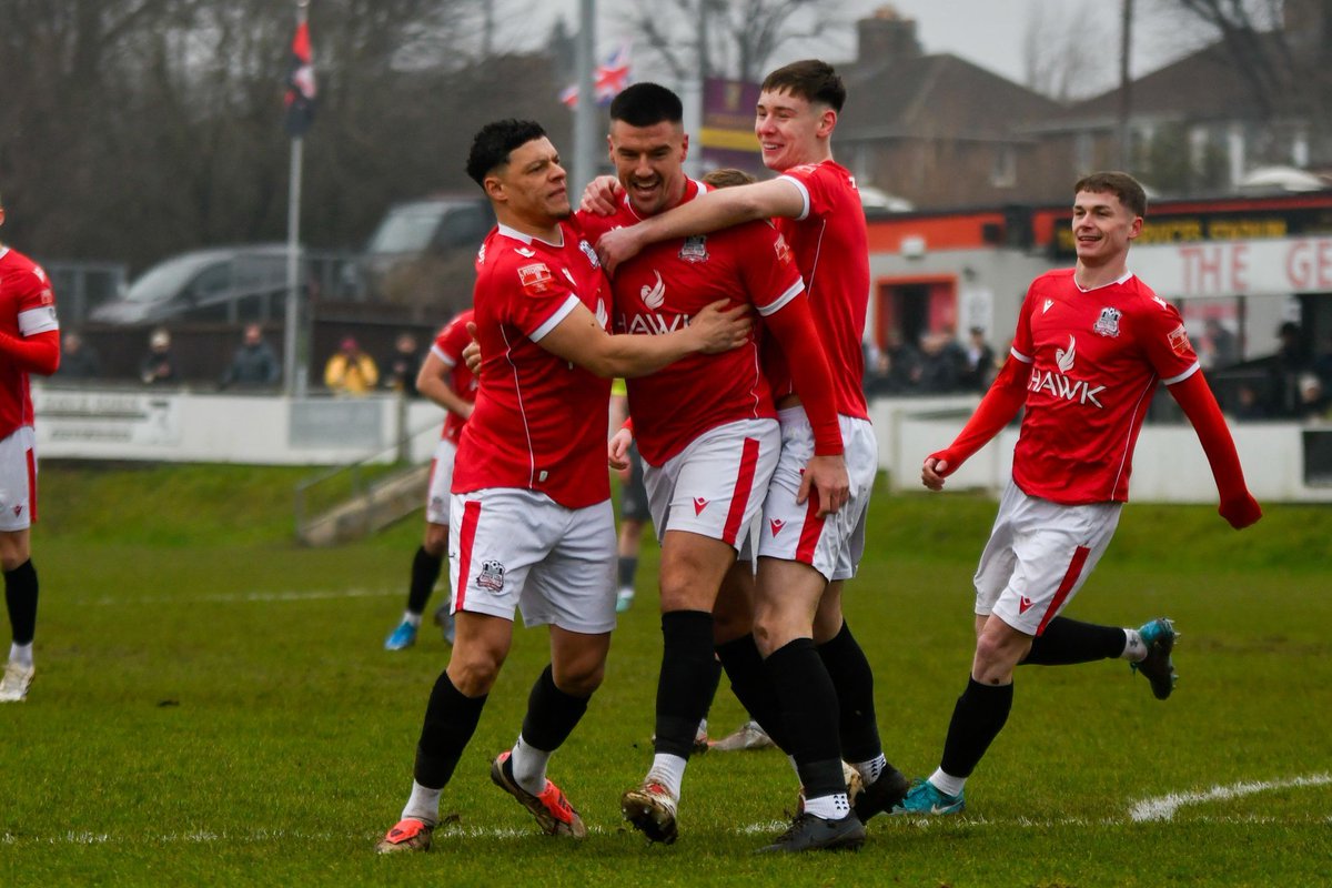 Bristol Manor Farm (@manorfarmfc) on Twitter photo Back in the goals <a href="/AronRobbins/">Aron Robbins 🤙🏽</a> 🤩
Great strike from Azza in the first half to open the scoring against Thatcham.
📸 <a href="/ABarnham_Photo/">Alex Barnham Photography</a> Back in the goals <a href="/AronRobbins/">Aron Robbins 🤙🏽</a> 🤩
Great strike from Azza in the first half to open the scoring against Thatcham.
📸 <a href="/ABarnham_Photo/">Alex Barnham Photography</a>