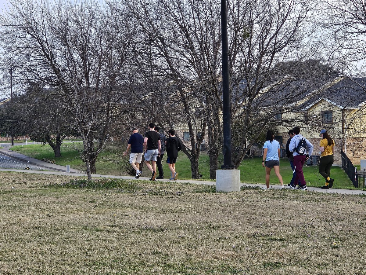 Gorgeous morning and great turnout for #WalkWithADoc today, followed by our annual #HeartHealth Fair at <a href="/RiseLvt/">LVTRise</a> ❤️  thanks to all the #TCOM students and community members who came out for
Heart Healthy education and engaging conversations ❤️  and walking of course! 🚶🏾‍♀️☺️