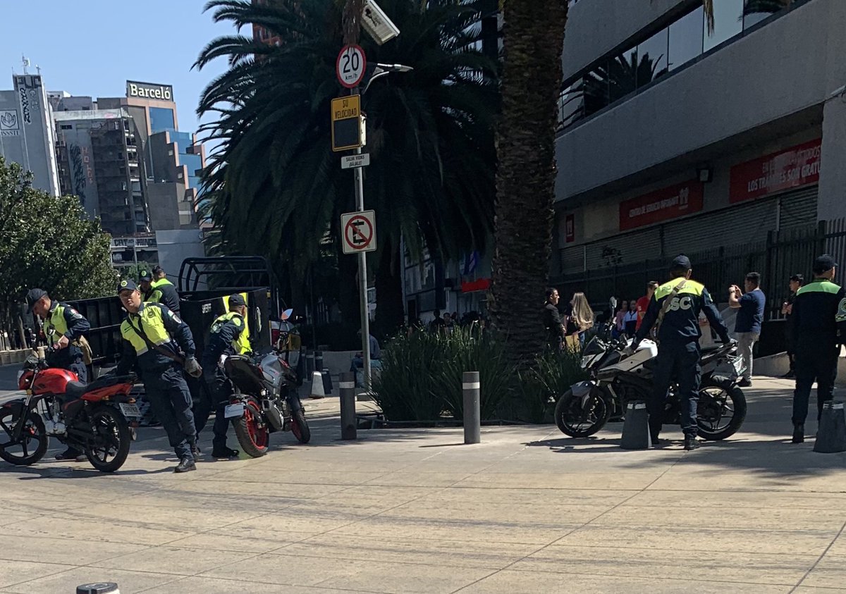 Pro Banquetas tweet media