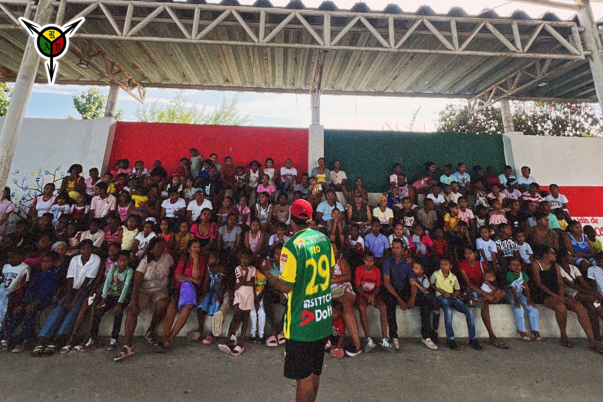 📚UNA REBELION POR LOS NIÑOS Y SU EDUCACIÓN🔰

San José y Santa Rosa, parches de la REBELIÓN AURIVERDE NORTE, entregaron útiles escolares a la Fundación Mercedes Ballestero Cuadrado.

Continuamos apoyando a nuestras comunidades 🟡🟢

VAMOS LOS HEROICOS❤️💛💚