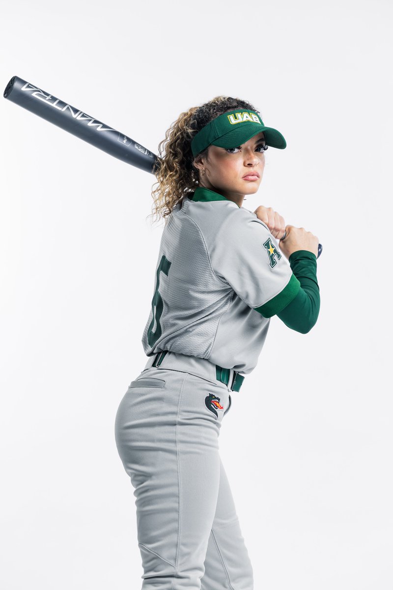 T5 | Auburn Dupree leads off the inning with a TRIPLE, and then comes around to score on a sac fly by Tucker!

Blazers 4, Flames 3

#WinAsOne | <a href="/auburn_dupree/">AD6</a>