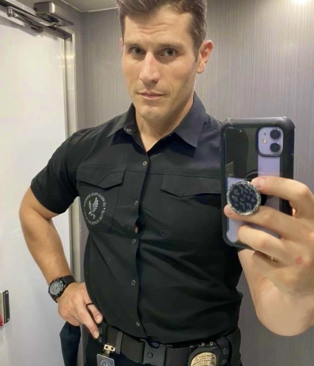 All_about_Ashli's tweet photo. #DadvibesRocker ๐คญ #LouFerrignoJr #ourLOUnaticleader #LOUnatics #WegotLou #WegotLouinthedivorce #ChoticPositivity #LFJ #Sunshineonacloudyday #WeStandWithLou #50David #DonovanRocker #SWATonCBS #TeamRocker https://t.co/Y9eS678pha