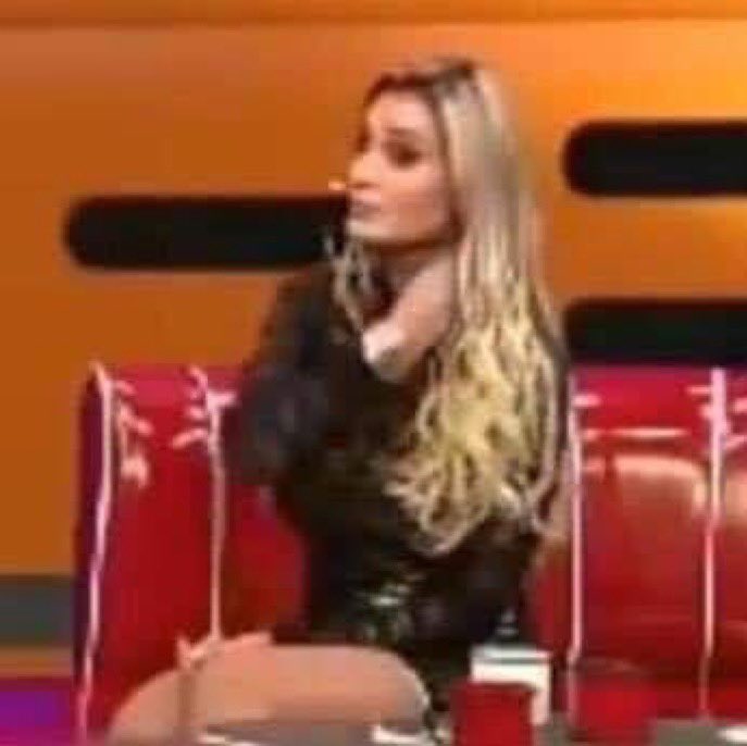 midpeter's tweet image. homem peludo é a coisa mais nojenta que existe