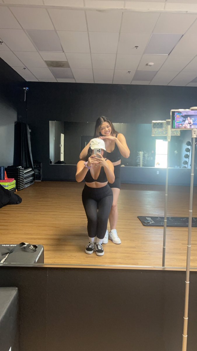 rencognito_'s tweet image. Pulled up the @REALMizkif raid at @IronForgeGym 💪