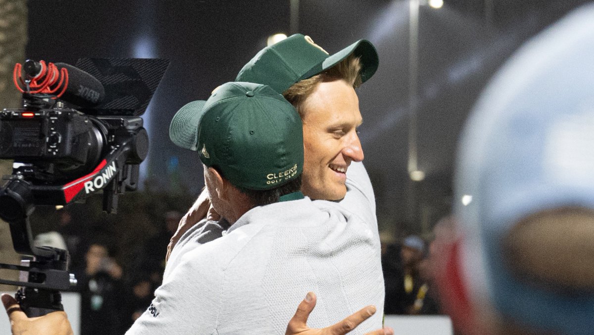 Adrian Meronk tweet media