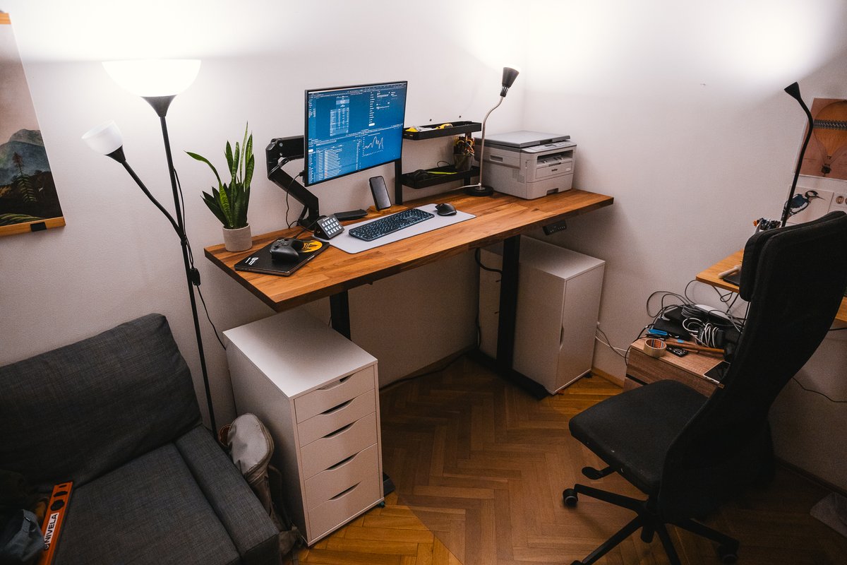 Skoro do roka a do dne, nakonec jsem to vybuidil. :D