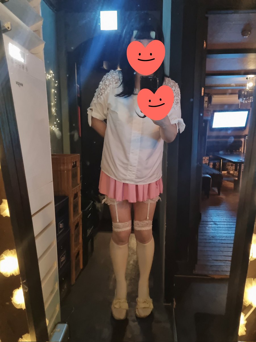 시디가 하늘로 가면 먼저 가있던 가발들이 마중나온다는 얘기가 있다.

난 이 이야기를 무척 좋아한다.

(새 따꿍 앞머리를 미리 못잘라서 망했어요)