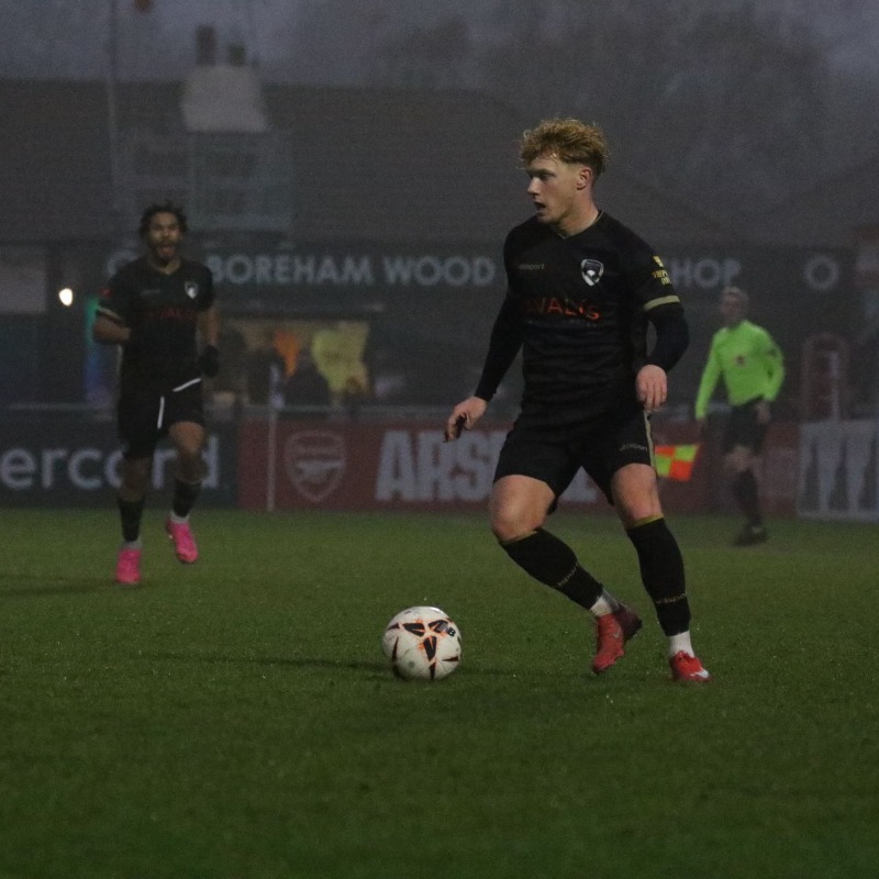 WSM_AFCOfficial's tweet photo. 🖊️ | 𝗪𝗲𝘀𝘁𝗼𝗻 𝘄𝗶𝗻 𝗮𝘁 𝗪𝗼𝗼𝗱

It was a day to remember for Weston-super-Mare and Ollie Chamberlain, whose first-half strike secured all three points for the Seagulls this afternoon at Meadow Park 💪

Read more below ⬇️

📝 Corey Campbell
📷 Josh Harris