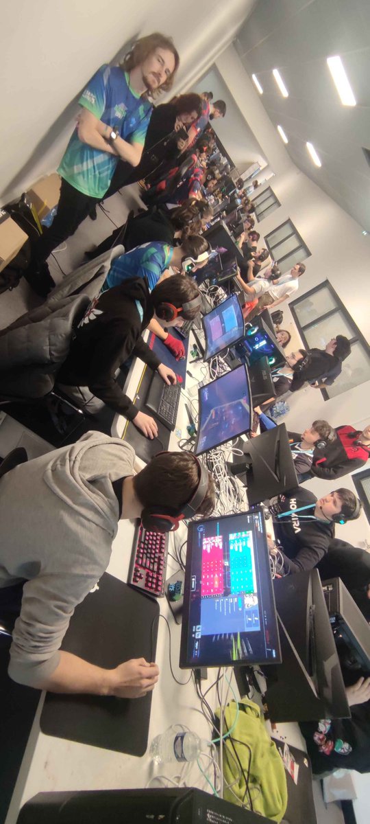 BluegenjiEsport's tweet photo. 🔥 Debrief de la première journée de LAN 💪
Une journée intense, du dépassement de soi et surtout… du fun ! Nos joueurs ont tout donné face à des équipes bien plus expérimentées, et ils peuvent être fiers de ce qu’ils ont accompli. 💙
#BG | #GGLAN https://t.co/E88KPKHnit
