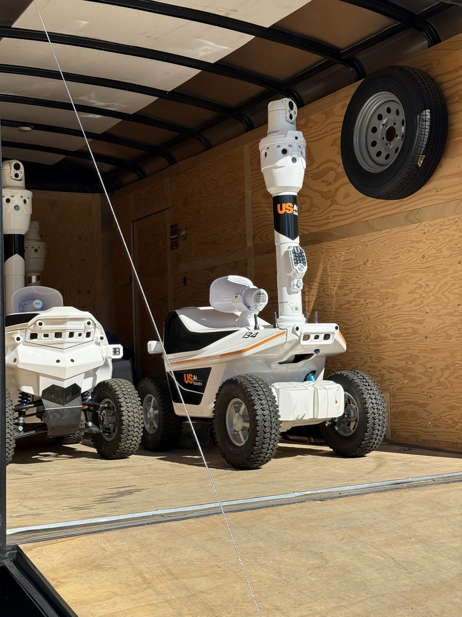smprobotics's tweet image. Capturing the moment… on the mission to secure new perimeters!
#securityrobots #ai #Robotics #Robots #autonomousrobots #perimetersecurity