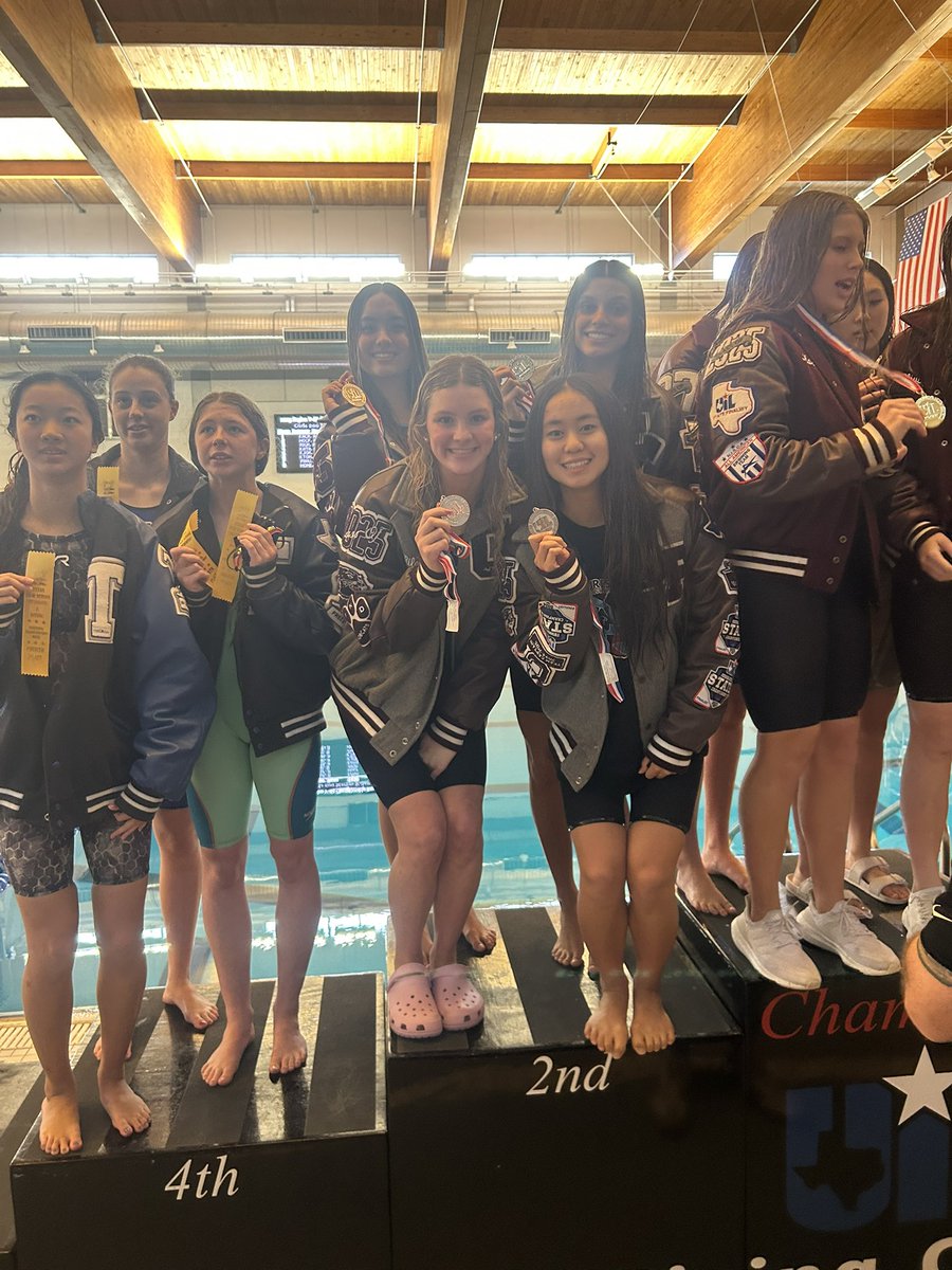 Another successful region meet! 
Sofia Luper - Swimmer of the Meet
🥇 200 freestyle
🥇 100 freestyle 

🥈Girls 200 medley relay

Congrats and good luck at STATE!