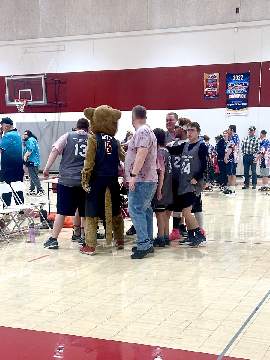 A great day today for some basketball….the Whitman County Warriors are stacked with Richard, Des, And X-Man who help us out every day in the football building! 

Thank you to <a href="/WSUROAR/">WSU ROAR</a> and all of the athletics staff and student-athletes who have made this an awesome day!