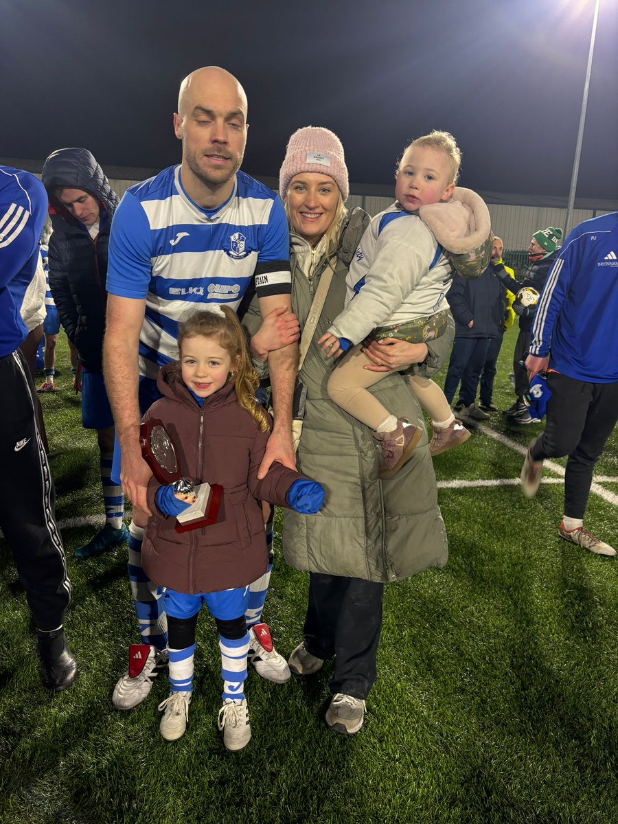 New Oak 4 -Fiaccs 2 after extra time . A great effort from our boys with a man down . Congrats to New Oak . Huge congrats to our captain Bobby who recieved Man of the Match award a very deserving recipient 👏
Future is Bright 💙🤍