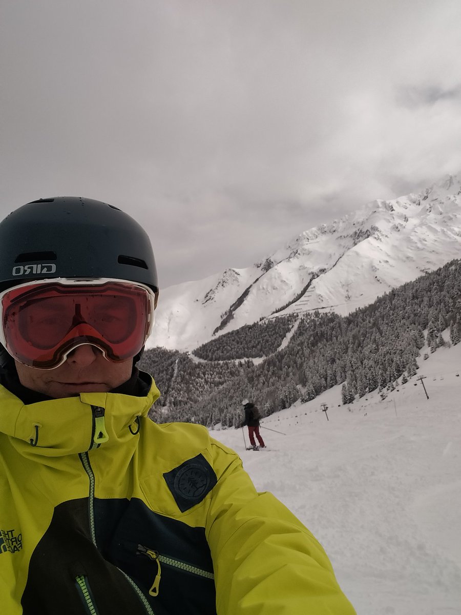 FreeRangeChalet's tweet image. POWDER ALERT

Big delivery of fresh snow last night here in the Pyrenees. 

We've not sent out our usual email because the School Holidays have started here so imagine you've got plans already 

Plenty of availability at the beginning of March tho. 

#PowderAlert