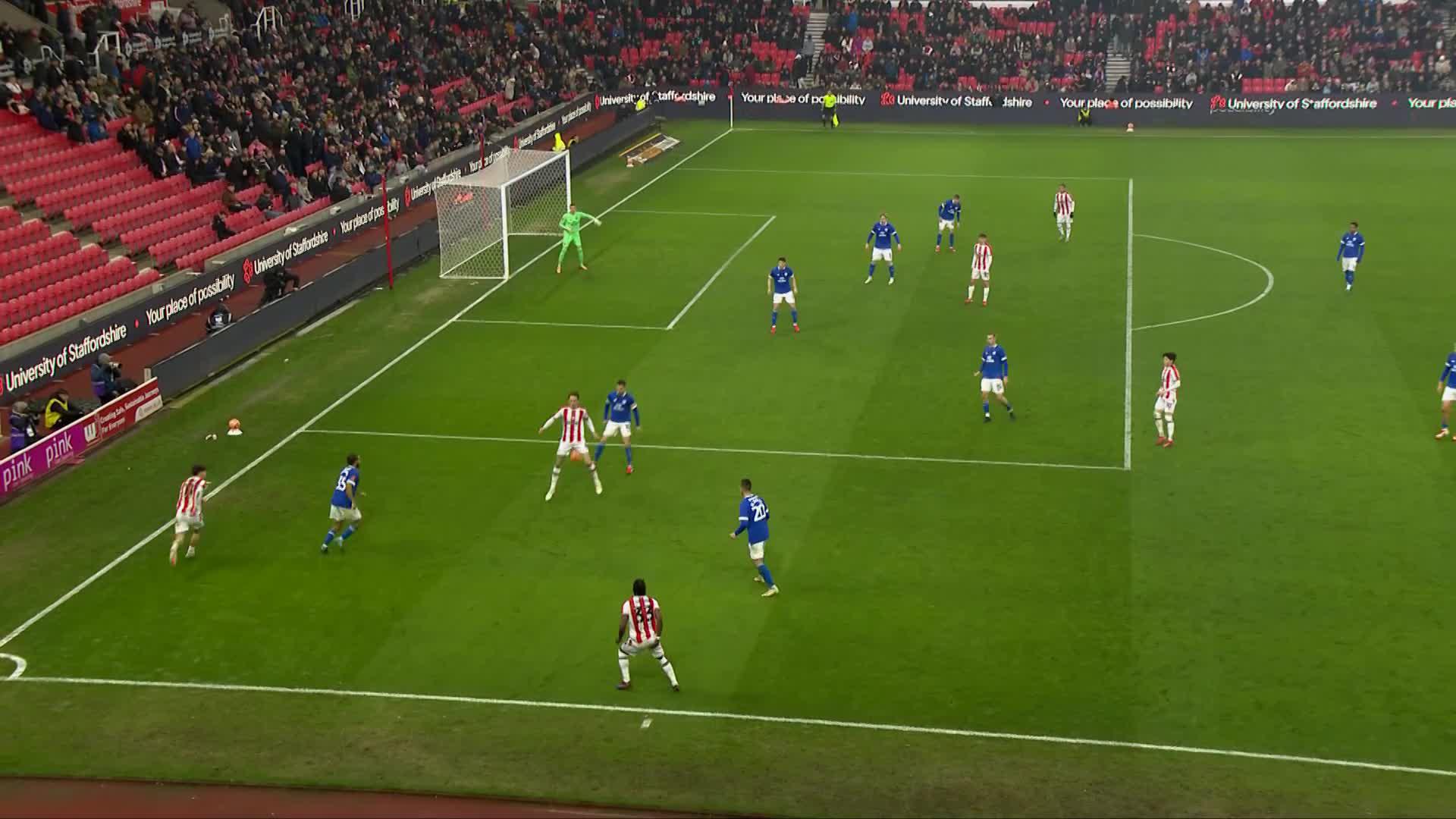 Just wait for the dummy from Wouter Burger for Lewis Koumas' second goal for @stokecity 🤩#EmiratesFACup