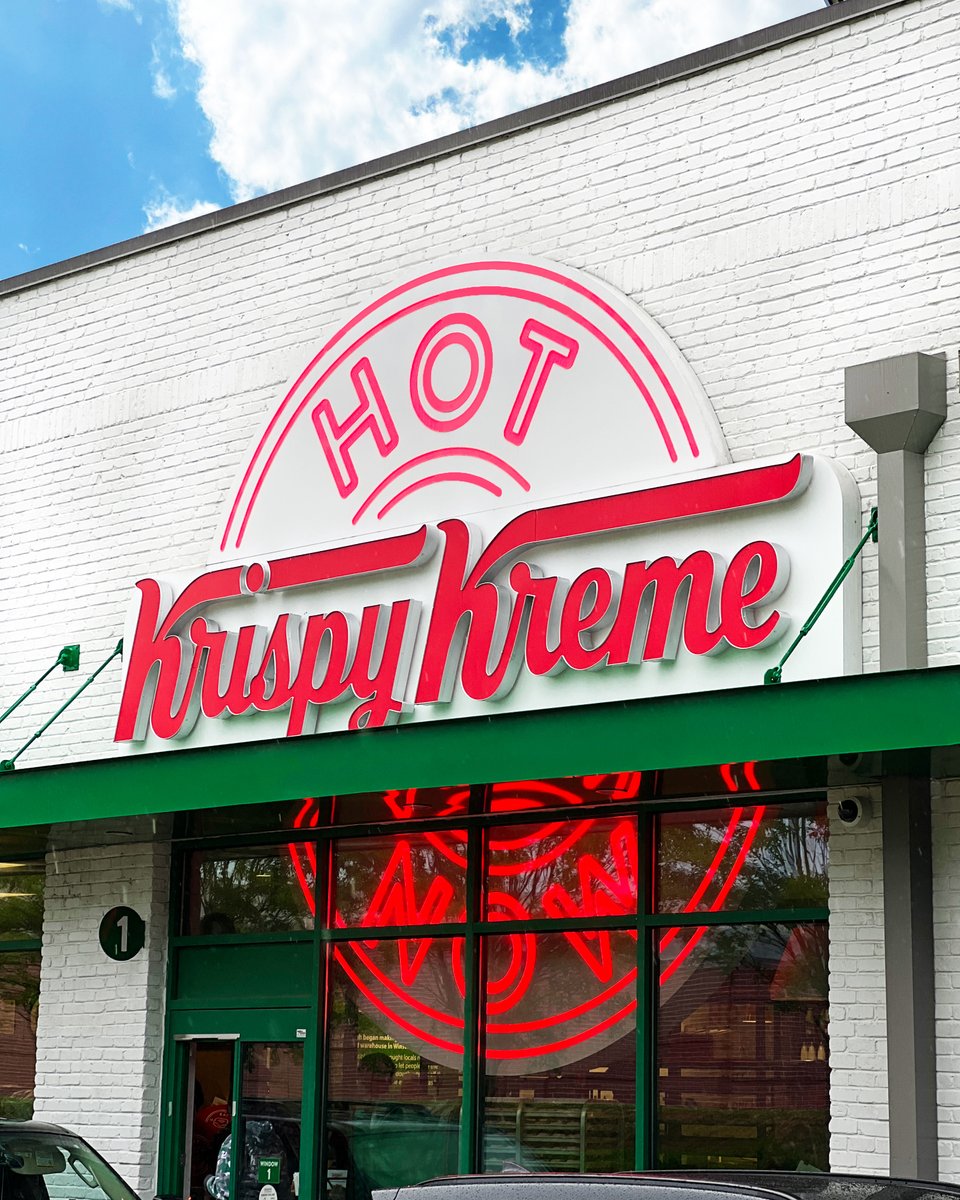 krispykreme's tweet image. Calling all gamers: this play station still works 🍩 Grab a free Original Glazed Doughnut today from 5-7 PM—because sweet rewards don’t need a server. 🎮🔥 #gaming #network #PSN #freedoughnut #krispykreme