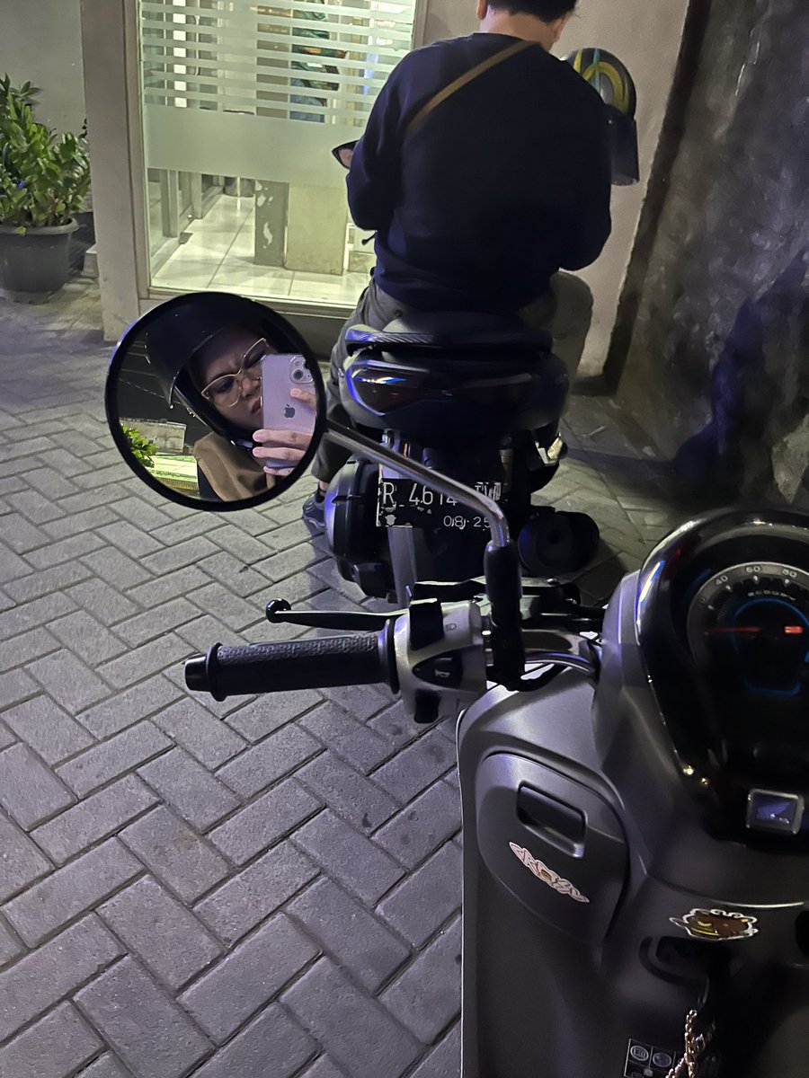 capesatt's tweet photo. Jalan sendiri bawa duit bawa scoopy selesai https://t.co/1rKWLFJWTx