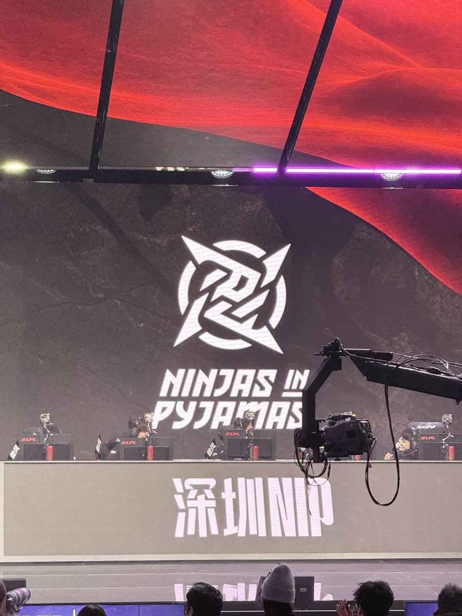 It's absolutely insane that we defeated FPX today. Time flies, six years have gone.