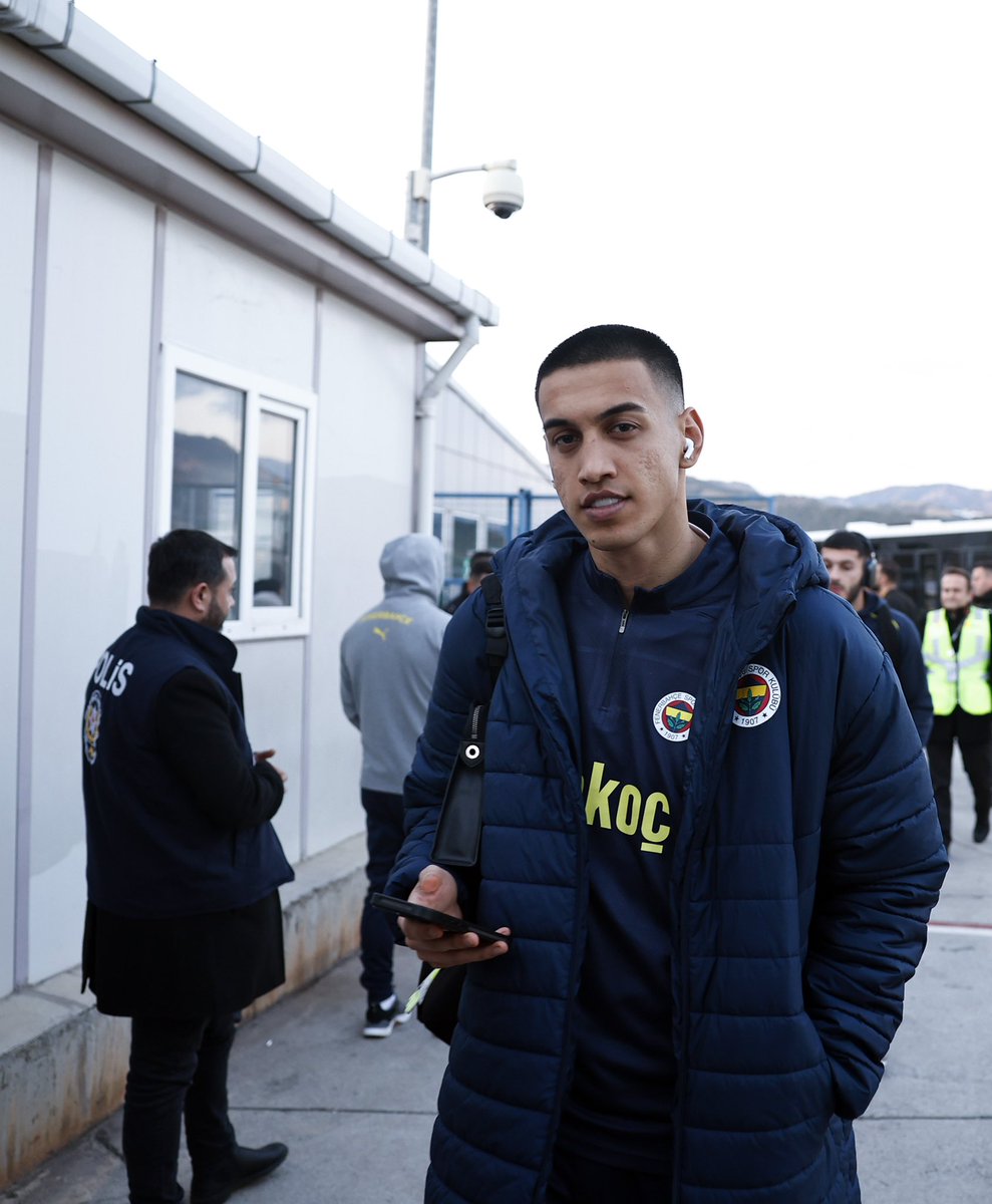Fenerbahce's tweet photo. 📍 Alanya’dayız. 

#ALYvFB https://t.co/JdErDpvlr6