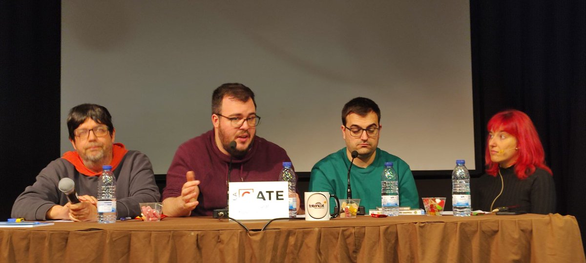 Pablo Mallorquí (@pablomallorqui) on Twitter photo Ha estat un plaer participar en aquesta primera edició del <a href="/Toten_Cat/">Tot en Cat</a> parlant de divulgació del fantàstic amb els meus companys d'Esperant el cometa i la <a href="/KMadrid_Ribas/">Karen Madrid Ribas</a> i el seu projecte <a href="/idlliQ/">idil·liQ</a> 🔥 Ha estat un plaer participar en aquesta primera edició del <a href="/Toten_Cat/">Tot en Cat</a> parlant de divulgació del fantàstic amb els meus companys d'Esperant el cometa i la <a href="/KMadrid_Ribas/">Karen Madrid Ribas</a> i el seu projecte <a href="/idlliQ/">idil·liQ</a> 🔥