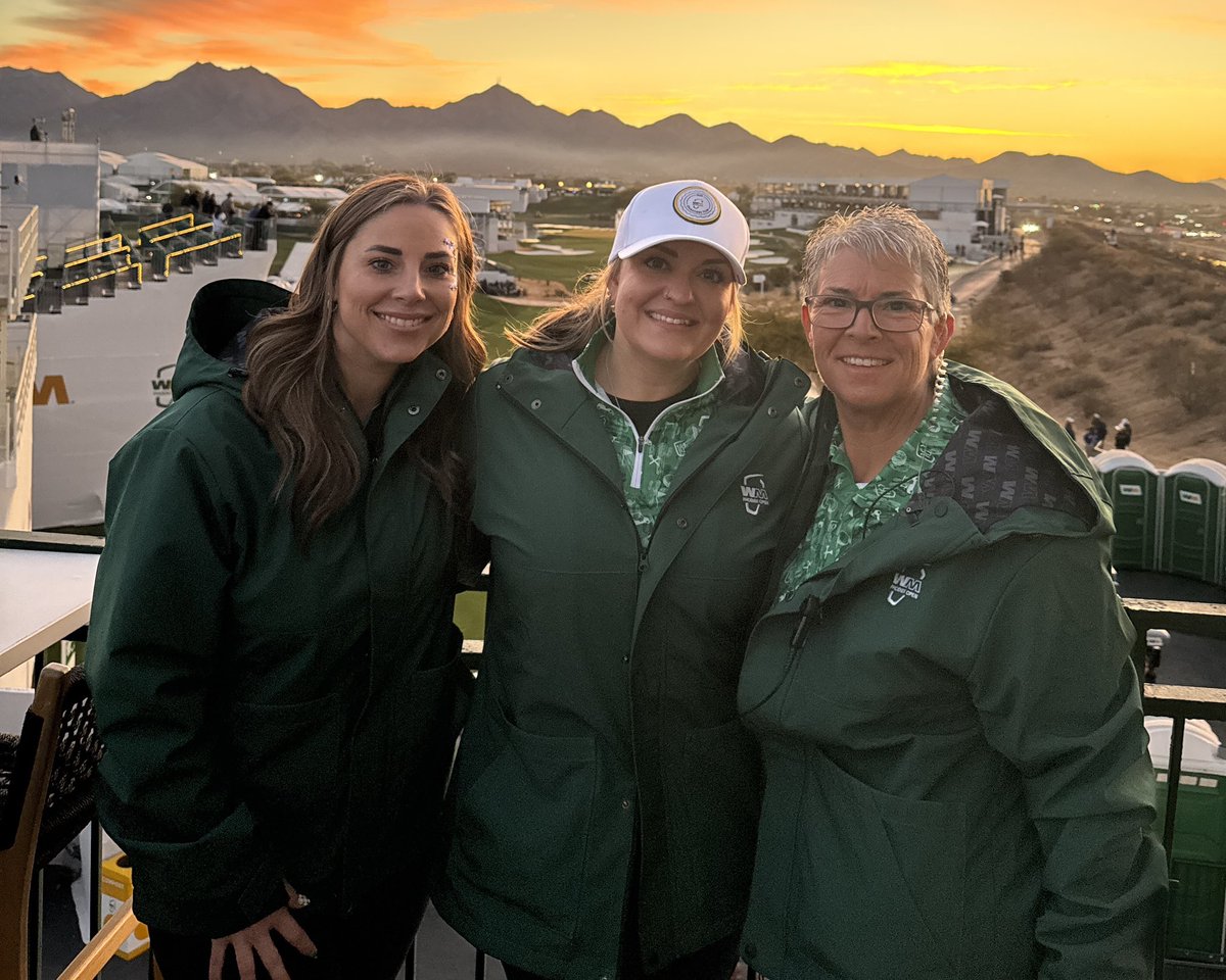 WasteManagement's tweet image. The incredible people behind The People’s Open. 💚 Thank you to our Operations Team for all your hard work and enthusiasm to make this a successful and sustainable week at the @WMPhoenixOpen!

#GreenestShow #WMPO #ThePeoplesOpen #DrivingSustainability #RecycleRight