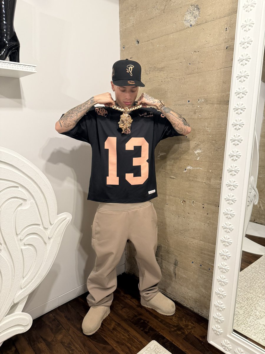 centralcee's tweet photo. SYNA X NFL X MITCHELL &amp; NESS COLLAB JERSEY ONLINE NOW 🏈 
https://t.co/xlURjTmFdK https://t.co/lA3rbnbyFq