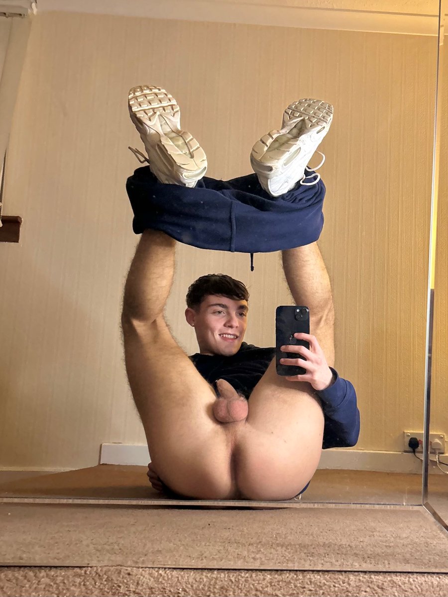 hornyglasgboy's tweet photo. Show me your cocks⬇️

RT if you’d fuck me👅 https://t.co/VGxpL6wFK5