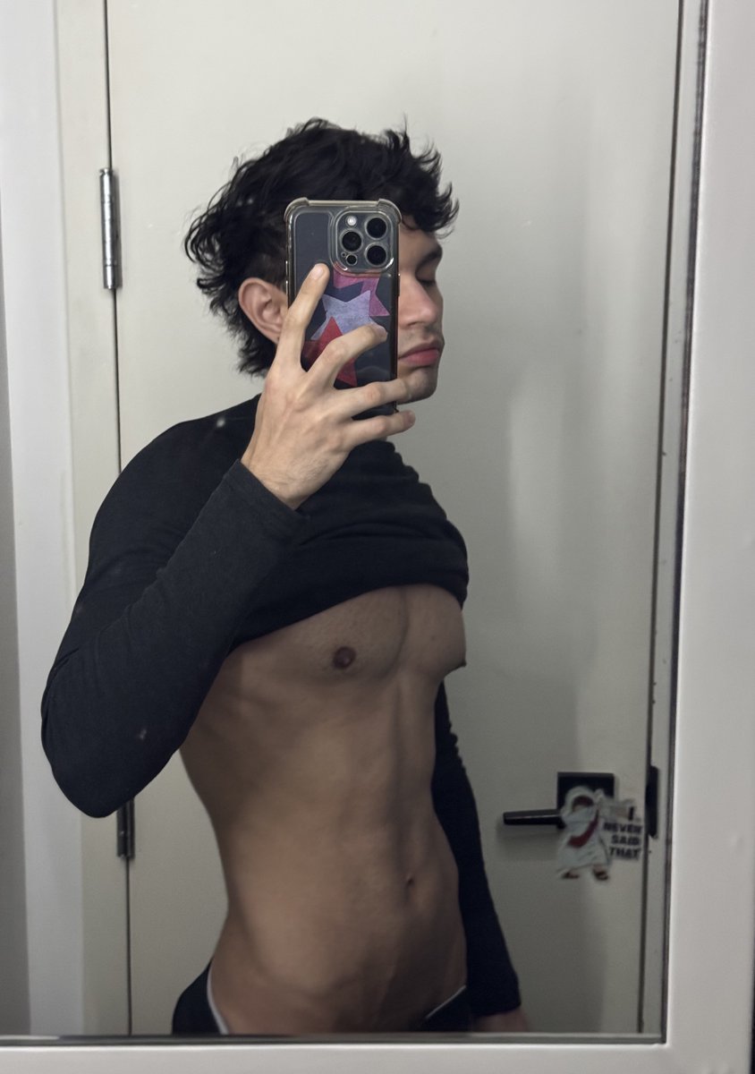 andr★s tweet media